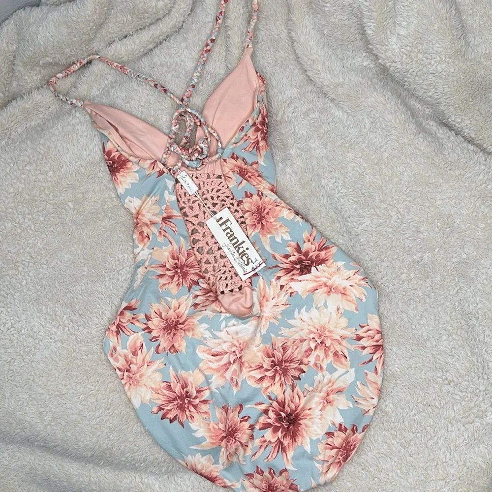 Frankies Bikinis